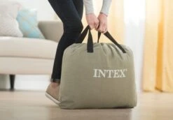 Intex Prime Comfort Luchtbed - Queensize - Ingebouwde Elektrische Pomp -Camping Verkoop 1320 1900 64164 inuse2 2020 300