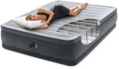 Intex Comfort Plush Hoog Luchtbed - Queensize - Ingebouwde Elektrische Pomp -Camping Verkoop 1320 1900 64414 inuse3 2023 300
