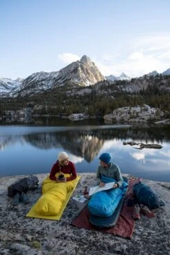 Therm-A-Rest Space Cowboy L Mummymodel Slaapzak 18 Therm-A-Rest Space Cowboy L Mummymodel Slaapzak -Camping Verkoop 1900 1267 2022 thermarest sierranevada california patitucci 0220