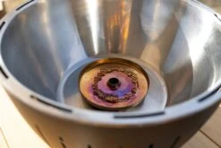 LotusGrill XL Hybrid Houtskoolbarbecue - Rood -Camping Verkoop lotusgrill binnenkant pitje 3